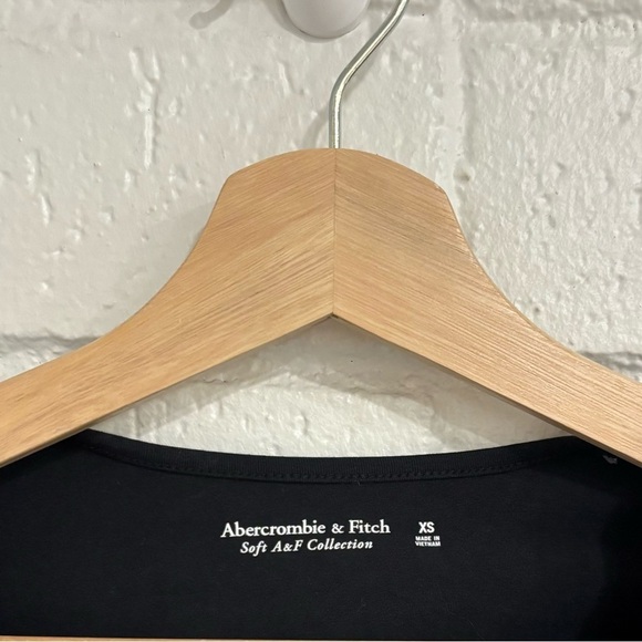 NWOT abercrombie and fitch soft collecrion black longsleeve scoopneck bodysuit - Picture 4 of 4